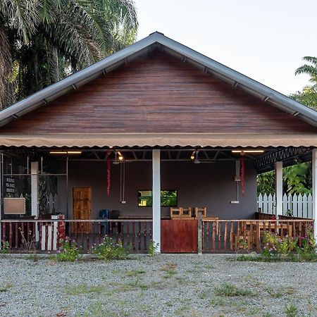 Oyo 90149 Pua Family Semporna Otel Dış mekan fotoğraf